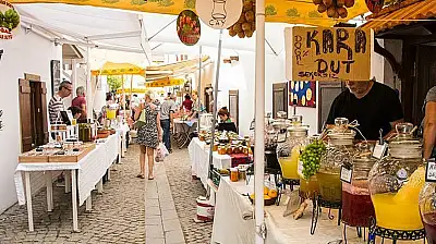 Seferihisar'da pazar yeri tartışması: Pazarcı esnafından 1 milyon liralık ücret tepkisi