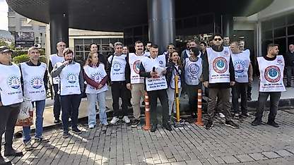Balçova Belediyesi'nde memurlardan iş bırakma eylemi