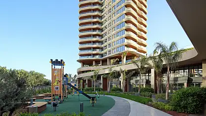 İzmir'in yeni simgesi Folkart Nova'da hayat başladı