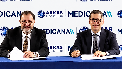 Medicana İzmir ile Arkas Spor'un sağlık sponsorluğu 2026-2027 sezonunda da sürecek