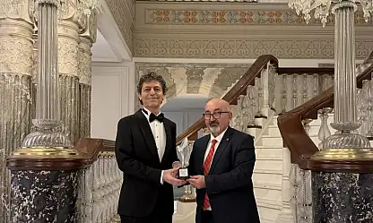 Akif Manaf'a bir barış ödülü daha!