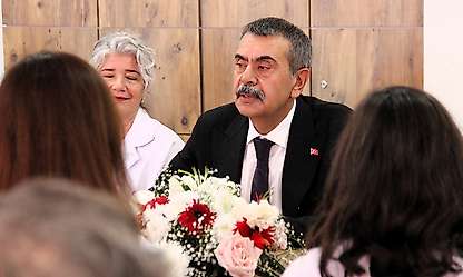 Bakan Tekin: Sınıflardaki öğrenci sayısı 20'li rakamlara düştü