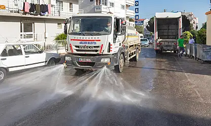 Bayram öncesi Narlıdere'de hummalı çalışma