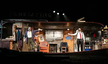 'Halktan Biri' İzmir'de perde açtı