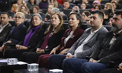 Karabağlar'da 8 Mart forumu: Kadın emeği ve eşitlik mücadelesi konuşuldu