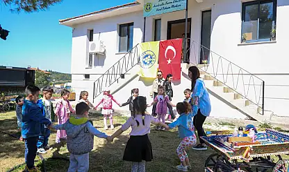 Minik eller toprağa dokundu: Buca'da doğa eğitimi