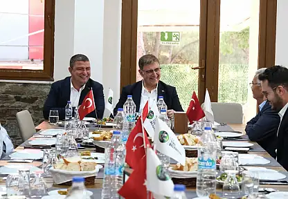 Başkan Tugay oda başkanlarıyla yemekte buluştu