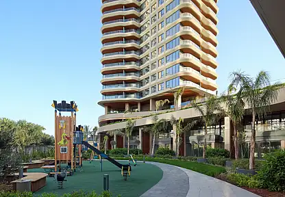 İzmir'in yeni simgesi Folkart Nova'da hayat başladı