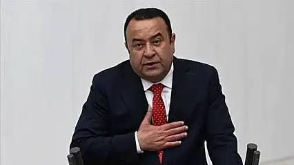 Adnan Beker CHP'den istifa ettiğini duyurdu