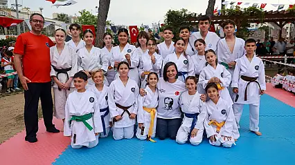 Bağımsızlık Koşusu'nda Karabağlar tek yürek