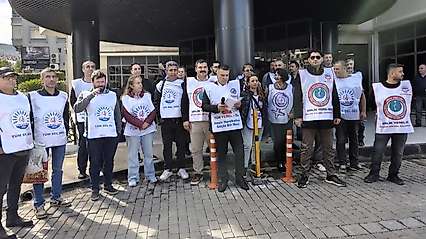 Balçova Belediyesi'nde memurlardan iş bırakma eylemi
