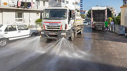Bayram öncesi Narlıdere'de hummalı çalışma