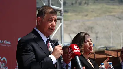 Cemil Tugay'dan iktidara Bayraklı çıkışı: 'Şu Millet Bahçesi'ni yapın da görelim'