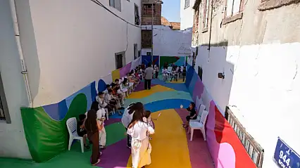 Çocukların hayali Basmane'de gerçeğe dönüştü