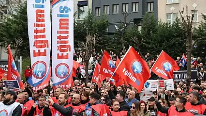 Eğitim-İş İzmir 6 Nolu Şube'den Ali Yalçın'a sert tepki: 'Cumhuriyet'e 'narkoz' demek tarih bilincine saldırıdır'