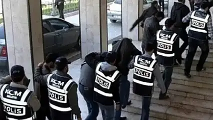 FETÖ'ye 81 ilde dev operasyon: 968 şüpheli hakkında gözaltı kararı