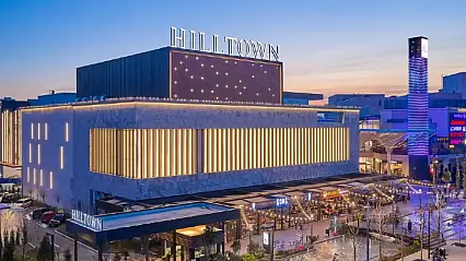 Hilltown Karşıyaka AVM plan değişikliği meclisten oy birliğiyle geçti