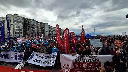 İzmir'de 1 Mayıs coşkusu Gündoğdu Meydanı'nda devleşti: Sokaklar emek sesli koroya dönüştü