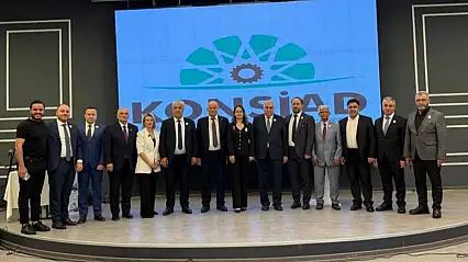İzmir'de dev protokol aynı sofrada buluştu: KONSİAD'dan birlik ve dayanışma mesajı