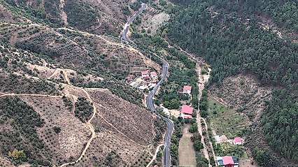 İzmir'in en uzak yolu yenilendi