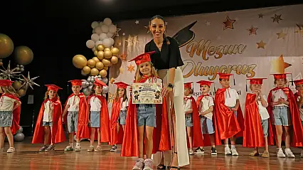 Karşıyaka'da miniklerin mezuniyet heyecanı