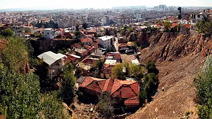 Karşıyaka'da taş ocağı alanında 13 yıllık imar sorunu çözüme yaklaştı