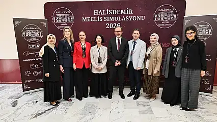 Kasapoğlu'ndan gençlere demokrasi ve istişare vurgusu: 'Farklı fikirlerden korkmayın'