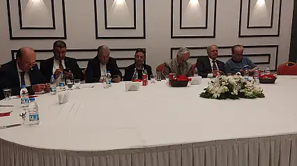 Şampiyonlar aynı gecede buluştu, İzmir sporun kalbi oldu