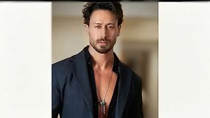Ünlü oyuncu Tiger Shroff'un aracına silahlı saldırı