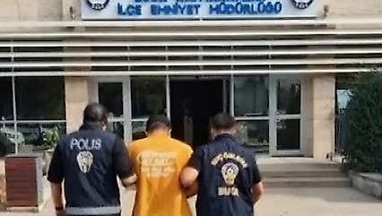 Buca'da 37 yılı aşkın hapis cezası bulunan 2 firari yakalandı