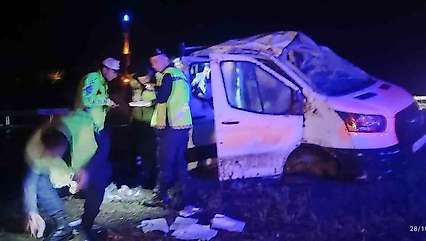 Manisa'da otomobil takla attı: 4 yaralı