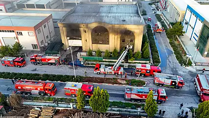 Menderes'te yalıtım malzemesi Üreten Fabrikada Yangın