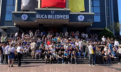 Buca Belediyesi'nde maaş krizi çözüldü: İşçiler işbaşı yaptı