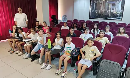 Çiğli Gençlik Tiyatrosu yeni sezona 'Sihirli Kitap' ile başlıyor