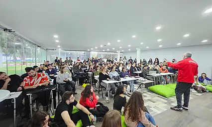 Ege Üniversitesi'nden TÜBİTAK projeleri için öğrencilere yol gösterici eğitim