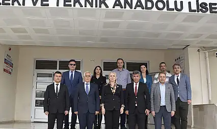 Eğitim kurumları ve resmi temsilciler Karşıyaka'da bir araya geldi