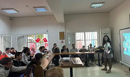 Engelsiz yaşam köyünde özel gereksinimli bireylere ağız ve diş sağlığı eğitimi