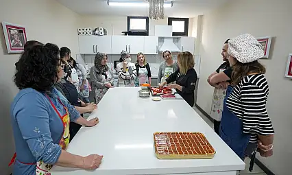 Gaziemir Belediyesi'nden aşçılık eğitimi: Mutfak atölyesi ile meslek fırsatı