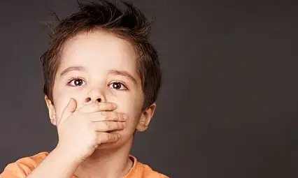 Her 100 kişiden biri kekemelikle mücadele ediyor