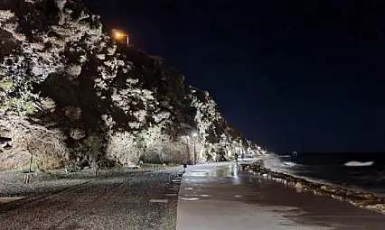 Karaburun Saipaltı Limanı'nda balıkçı ağına patlayıcı madde takıldı, liman boşaltıldı