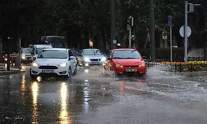 İzmir'de yeni haftada sağanak yağış bekleniyor