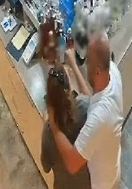 Eşini çocuğunun gözü önünde boğmaya çalıştı
