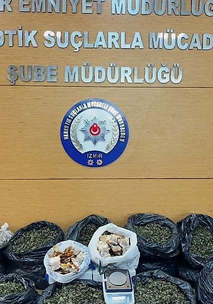 İzmir merkezli u*uşturucu operasyonunda 12 şüpheli gözaltına alındı