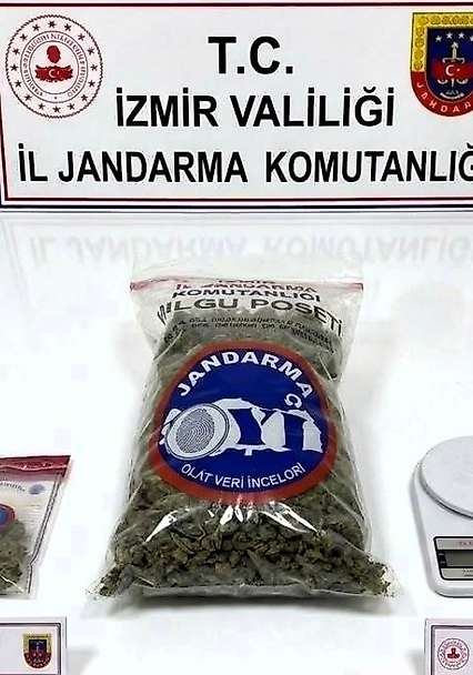 Torbalı'da fabrika konteynerine uyuşturucu operasyonu: 3 gözaltı