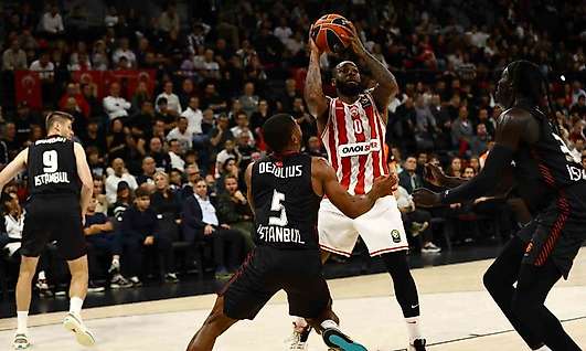 Beşiktaş, sahasında Olympiakos'a yenildi
