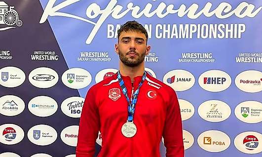 İzmirli güreşçi Balkan ikincisi oldu