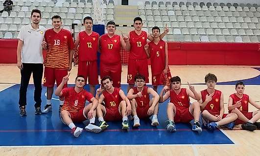 Tire Belediyespor U-16 Basketbol Takımı'ndan tarihi galibiyet: 111-24
