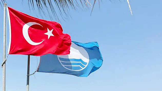 14 plaj ve 2 marinada Mavi Bayrak gönderde