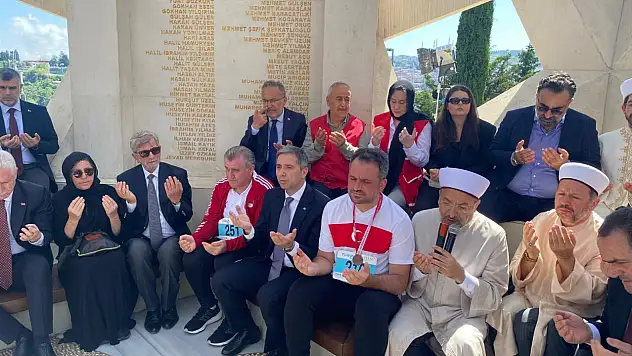 15 Temmuz Şehitler Anıtı'nda Anma Töreni Düzenlendi