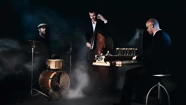 30. İzmir Avrupa Caz Festivali Vein Trio ile devam ediyor